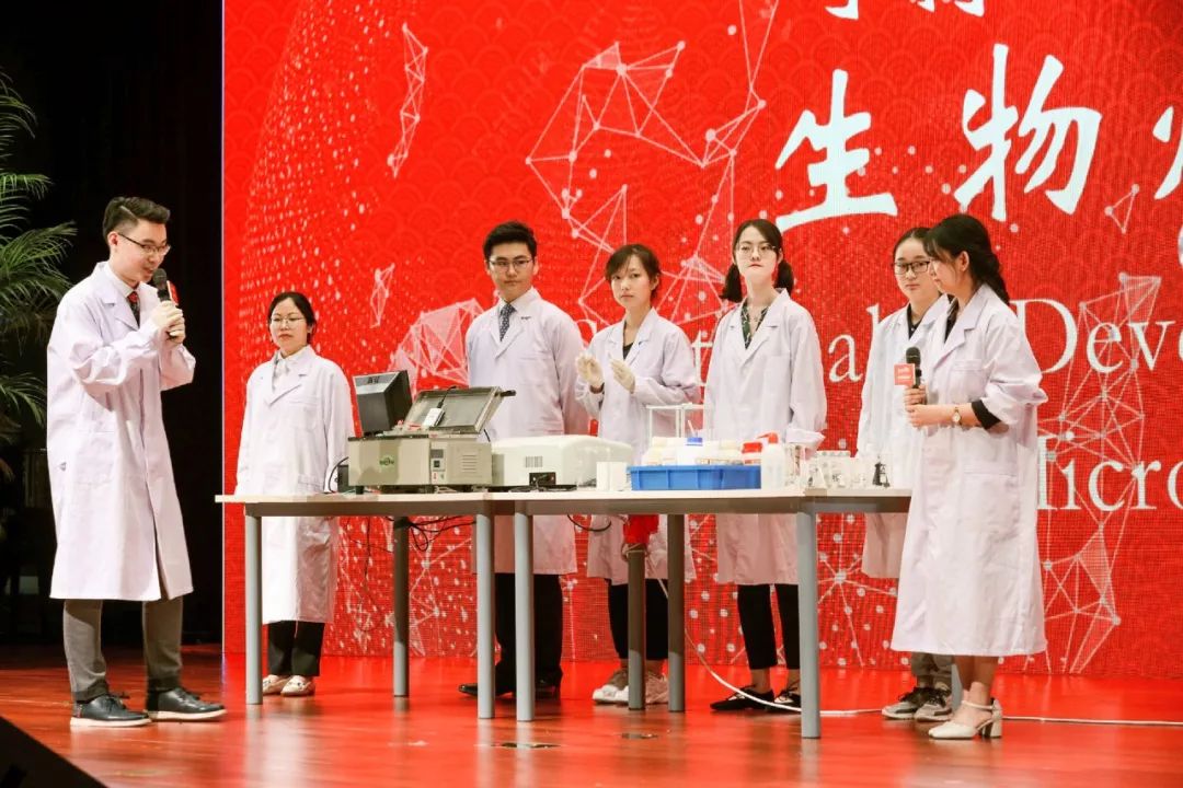 北京王府学校2019届毕业典礼：用最优秀的人才培养更优秀的人