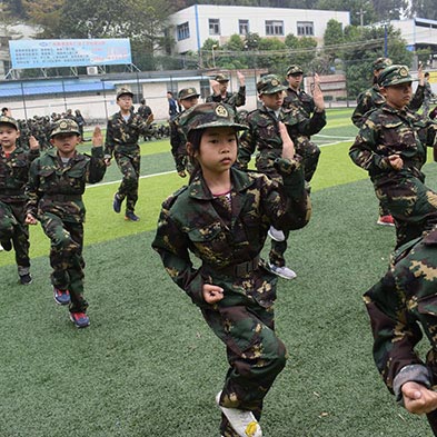 冬夏令營 開展軍體拳訓練,對培養軍人堅韌不拔,勇敢頑強的